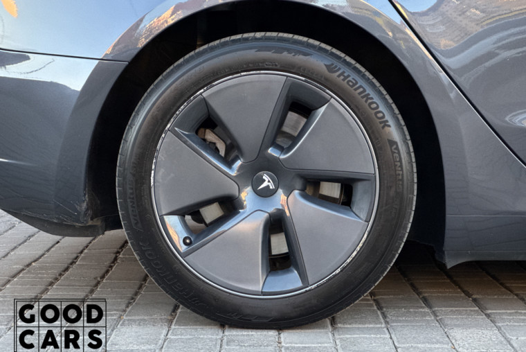 Tesla Model 3 - 14