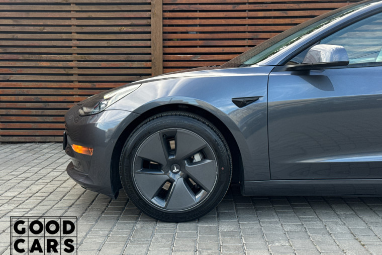 Tesla Model 3 - 11