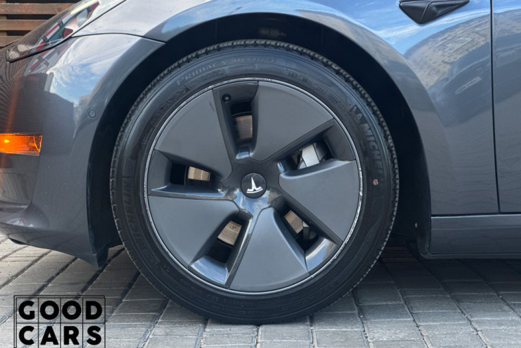 Tesla Model 3 - 12