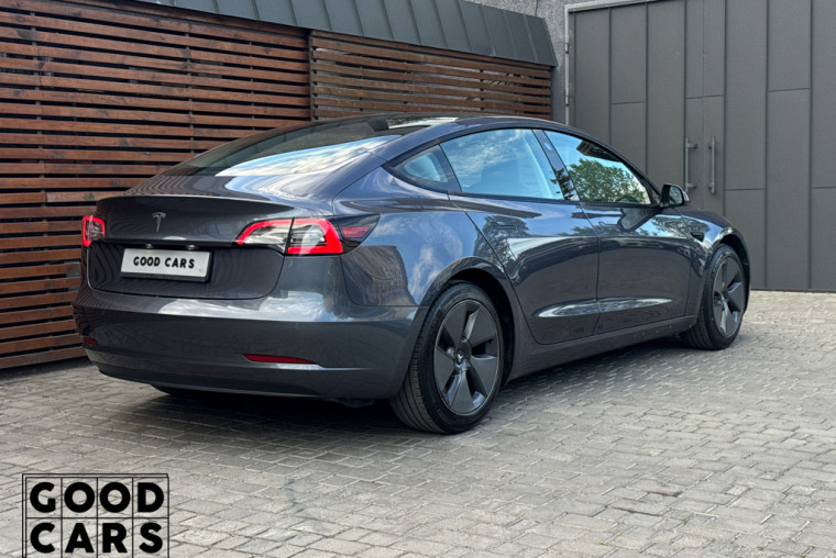Tesla Model 3 - 6