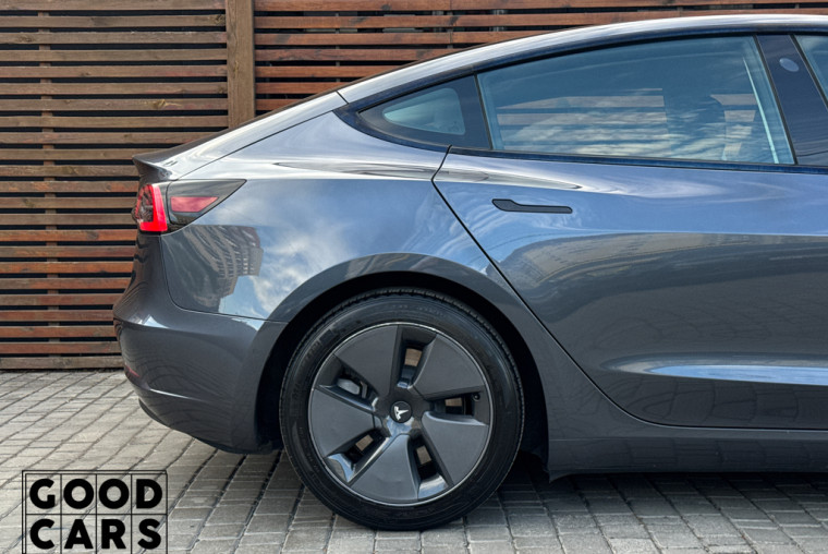 Tesla Model 3 - 13