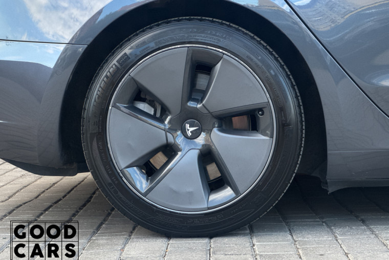 Tesla Model 3 - 14