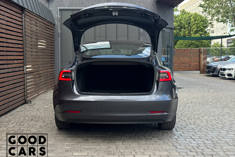 Tesla Model 3 - 19