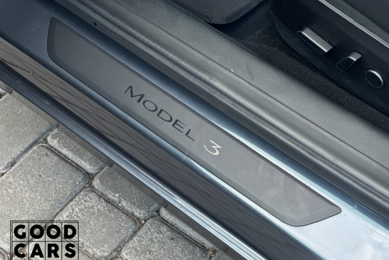 Tesla Model 3 - 24
