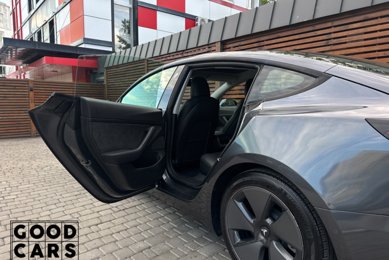 Tesla Model 3 - 30