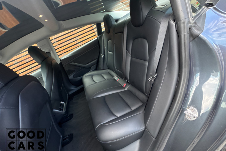 Tesla Model 3 - 32