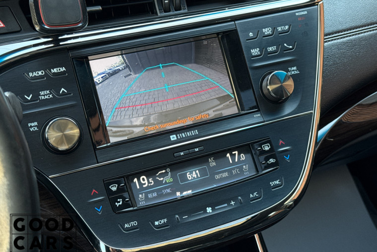 Toyota Avalon - 39