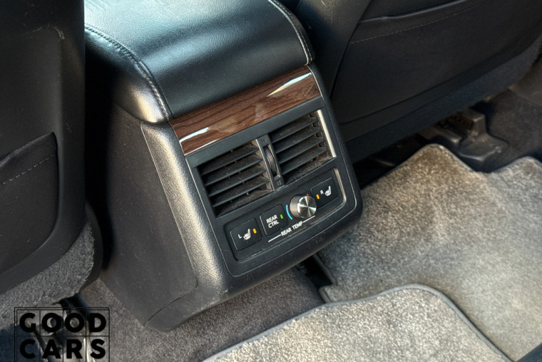 Toyota Avalon - 32