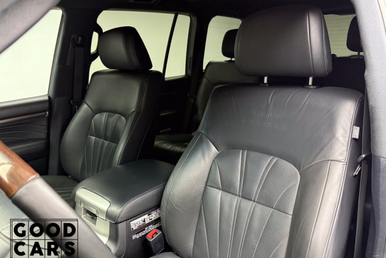 Toyota Land Cruiser 200 - 27
