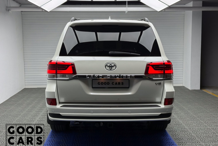 Toyota Land Cruiser 200 - 4