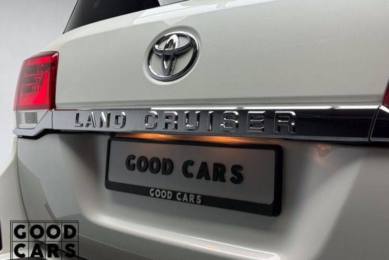 Toyota Land Cruiser 200 - 16