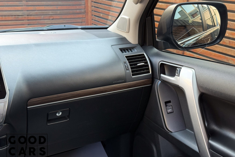 Toyota Land Cruiser Prado - 32