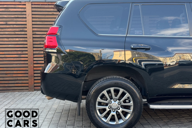 Toyota Land Cruiser Prado - 11