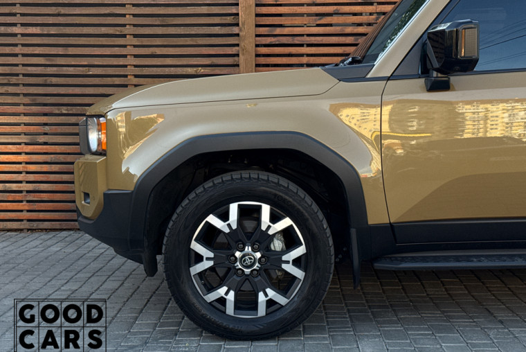 Toyota Land Cruiser Prado - 11