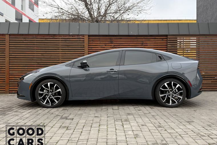 Toyota Prius - 3