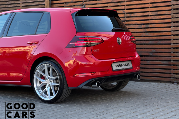 Volkswagen Golf GTI - 18