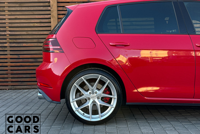 Volkswagen Golf GTI - 13
