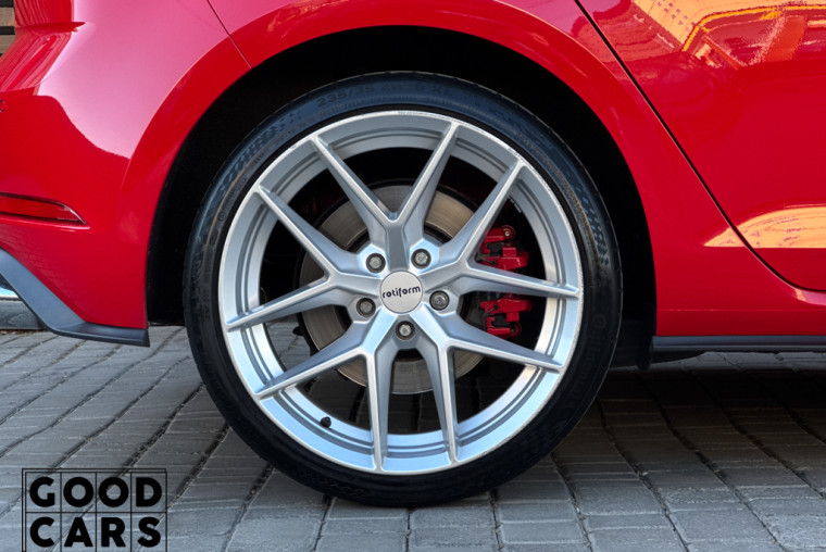 Volkswagen Golf GTI - 14