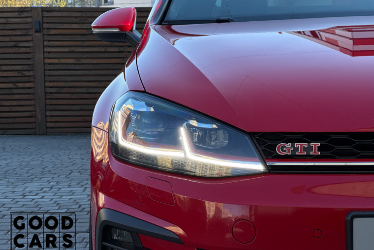 Volkswagen Golf GTI - 9