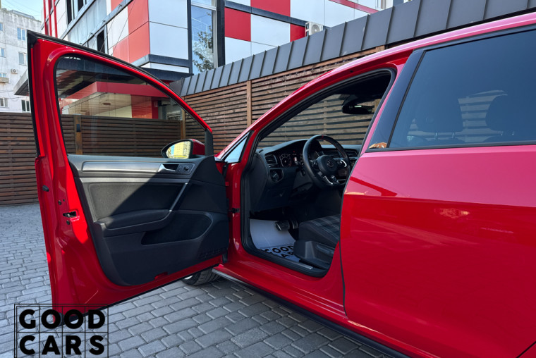 Volkswagen Golf GTI - 24