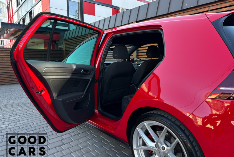 Volkswagen Golf GTI - 29