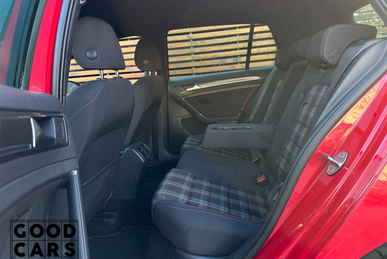 Volkswagen Golf GTI - 30