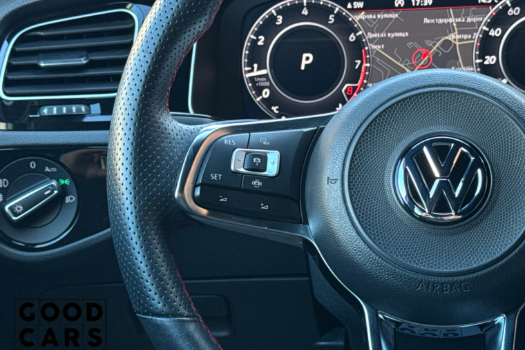Volkswagen Golf GTI - 34