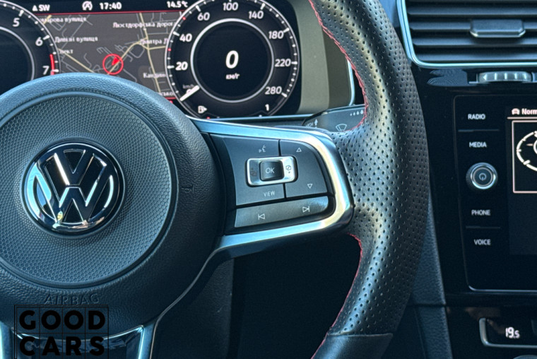 Volkswagen Golf GTI - 35