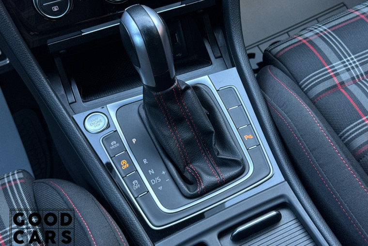 Volkswagen Golf GTI - 46