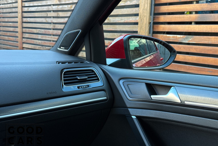 Volkswagen Golf GTI - 47