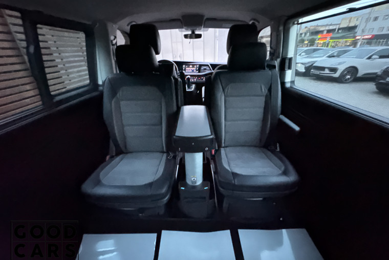 Volkswagen Multivan - 31