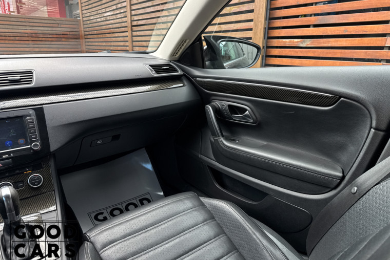 Volkswagen Passat CC - 38