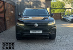 Volkswagen Touareg - 1