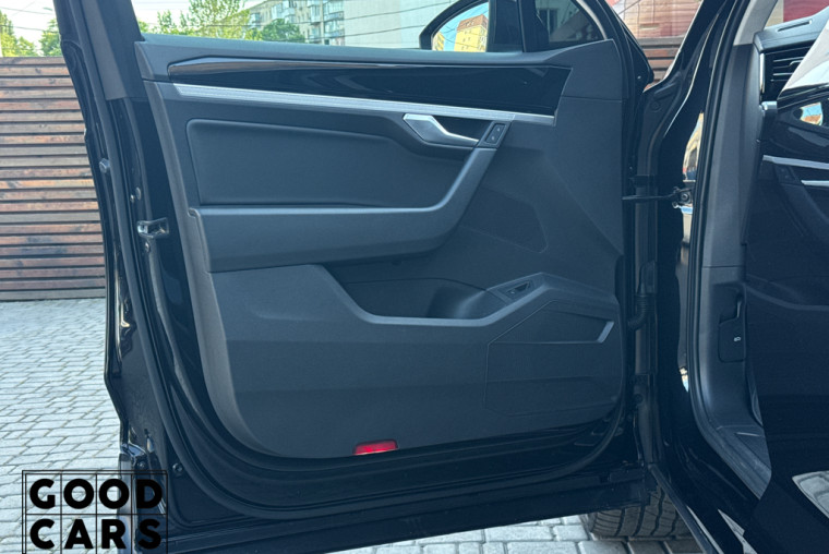 Volkswagen Touareg - 21