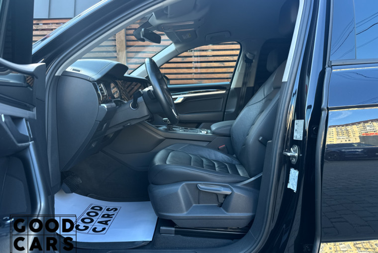 Volkswagen Touareg - 25