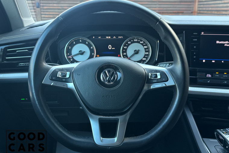 Volkswagen Touareg - 33