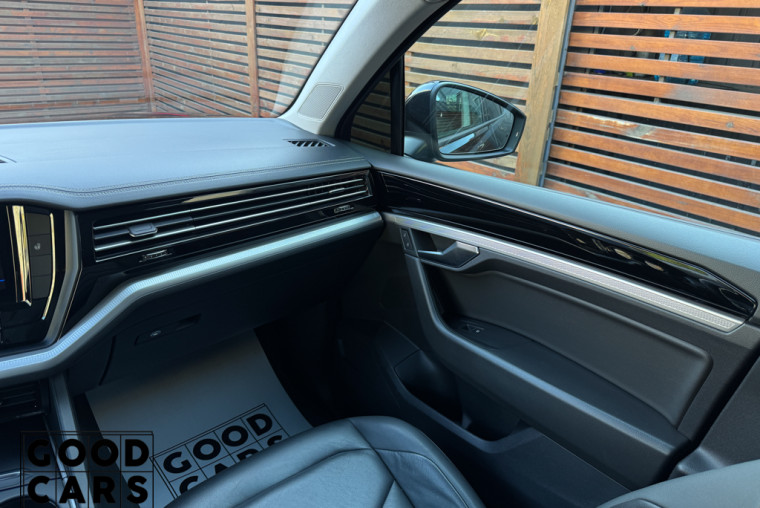 Volkswagen Touareg - 45
