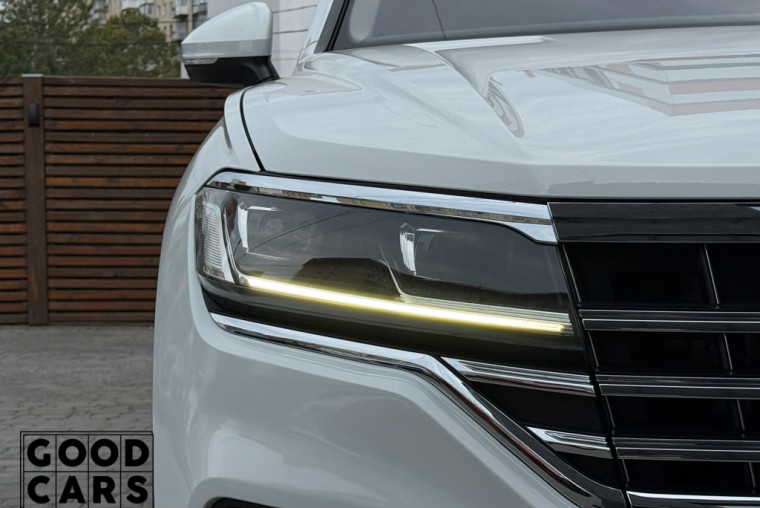 Volkswagen Touareg - 13