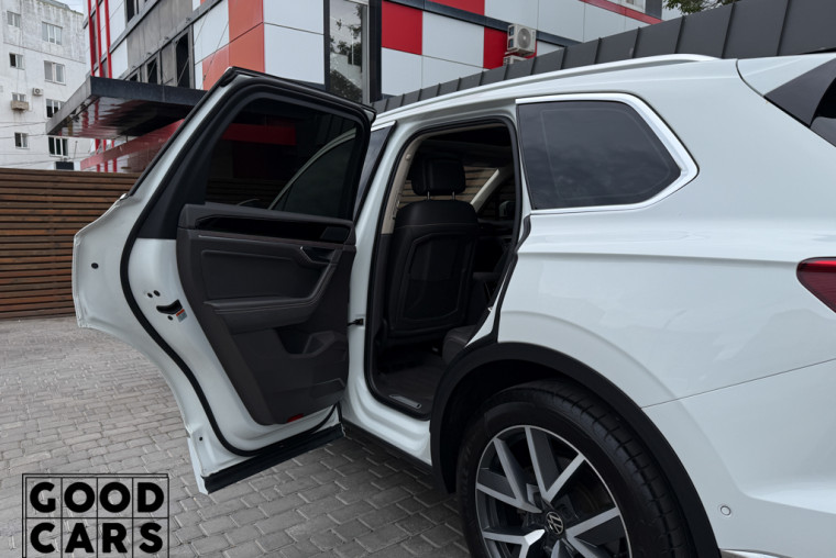 Volkswagen Touareg - 32