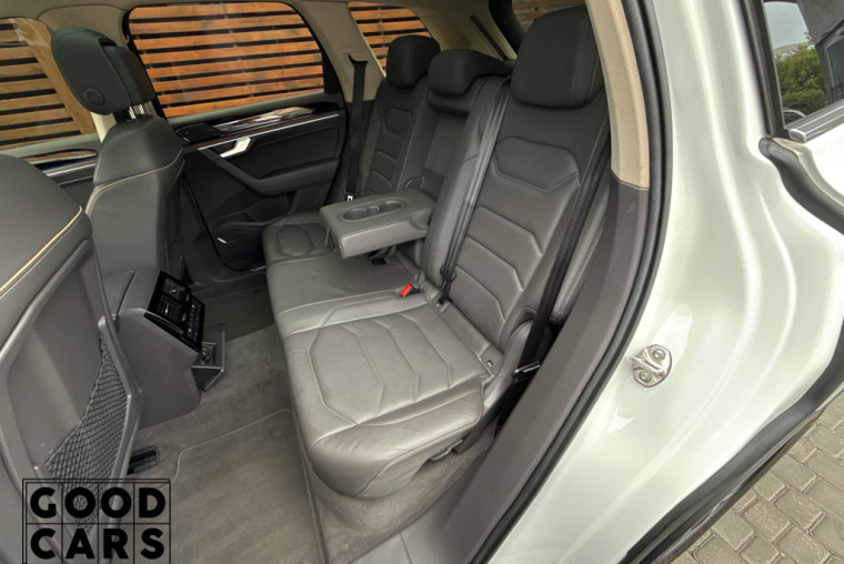 Volkswagen Touareg - 34