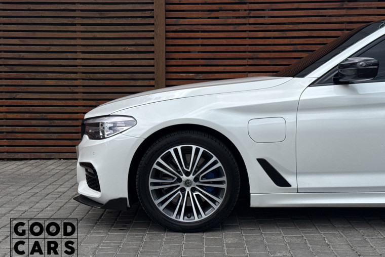 BMW 530e - 11