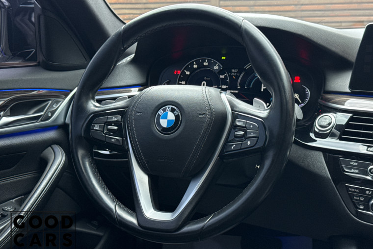 BMW 530e - 32