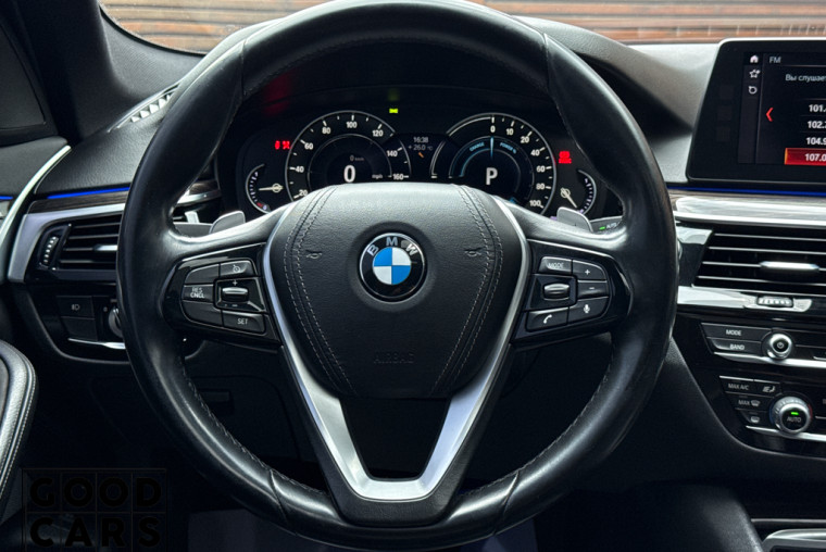 BMW 530e - 33
