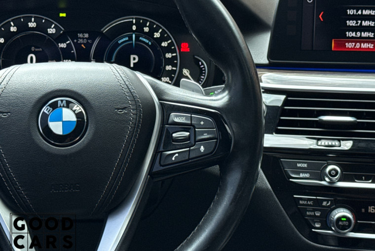 BMW 530e - 35