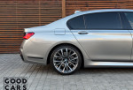 BMW 740i - 13