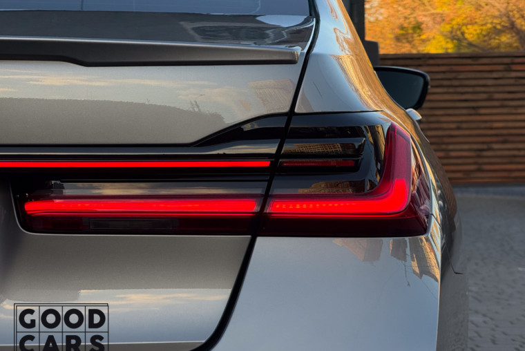 BMW 740i - 10