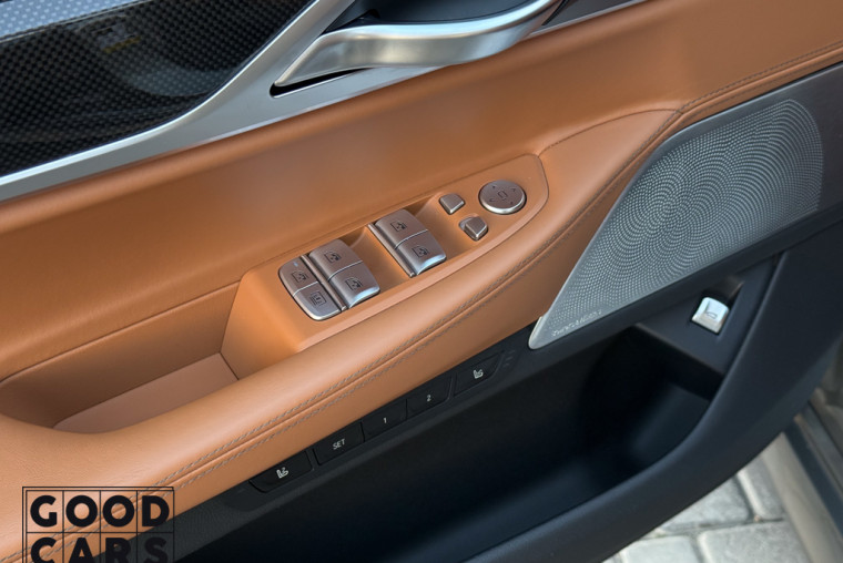 BMW 740i - 16