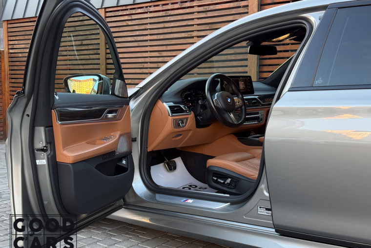 BMW 740i - 17