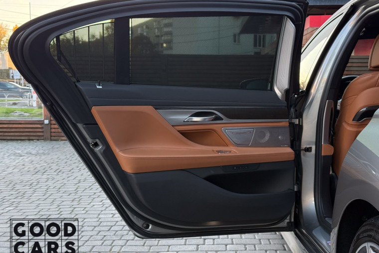BMW 740i - 20
