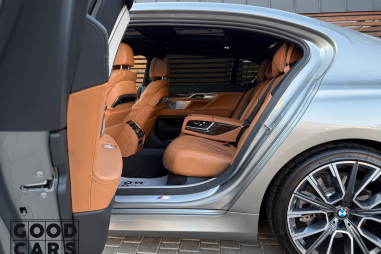 BMW 740i - 22
